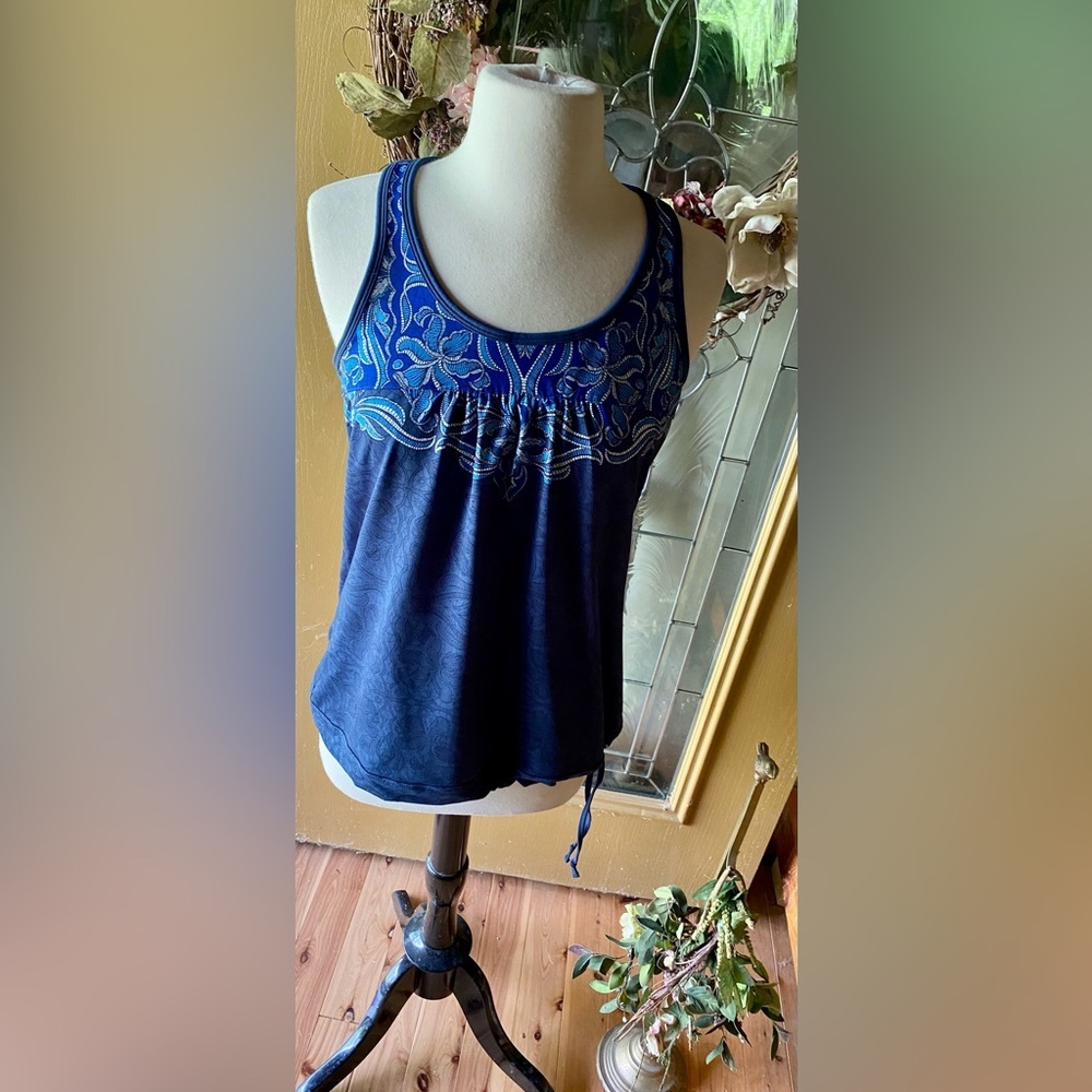 ✨Athleta Tinker Tank Top Blue Floral Paisley✨